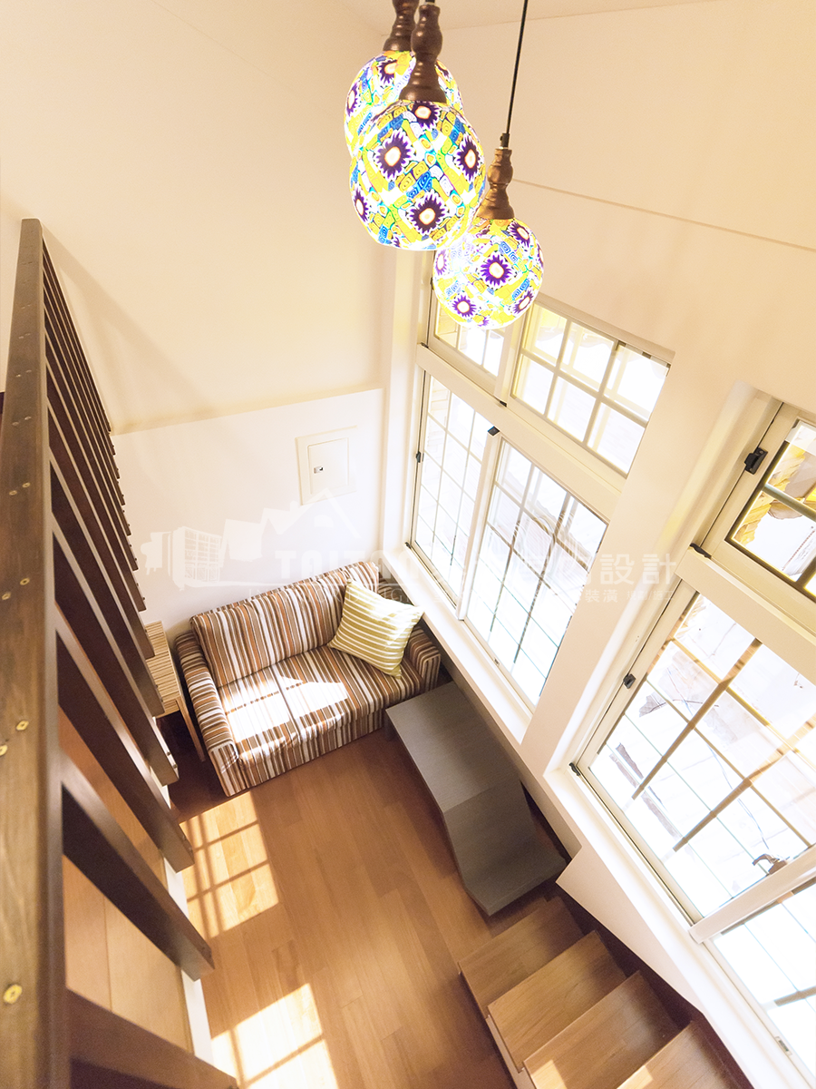 2F(前房含夾層)是為了人多的家族成員而設的，可以回鄉探親、祭祖、參加煙火節。(完工)